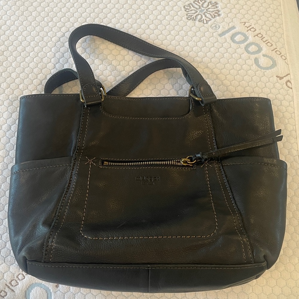 Margot Black Leather Tote shoulder Bag purse Snap close Pockets Two straps Lined